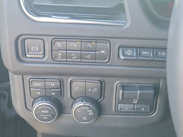 Used 2023 Chevrolet Tahoe High Country w/ Advanced Technology Package AWD/4WD image 21