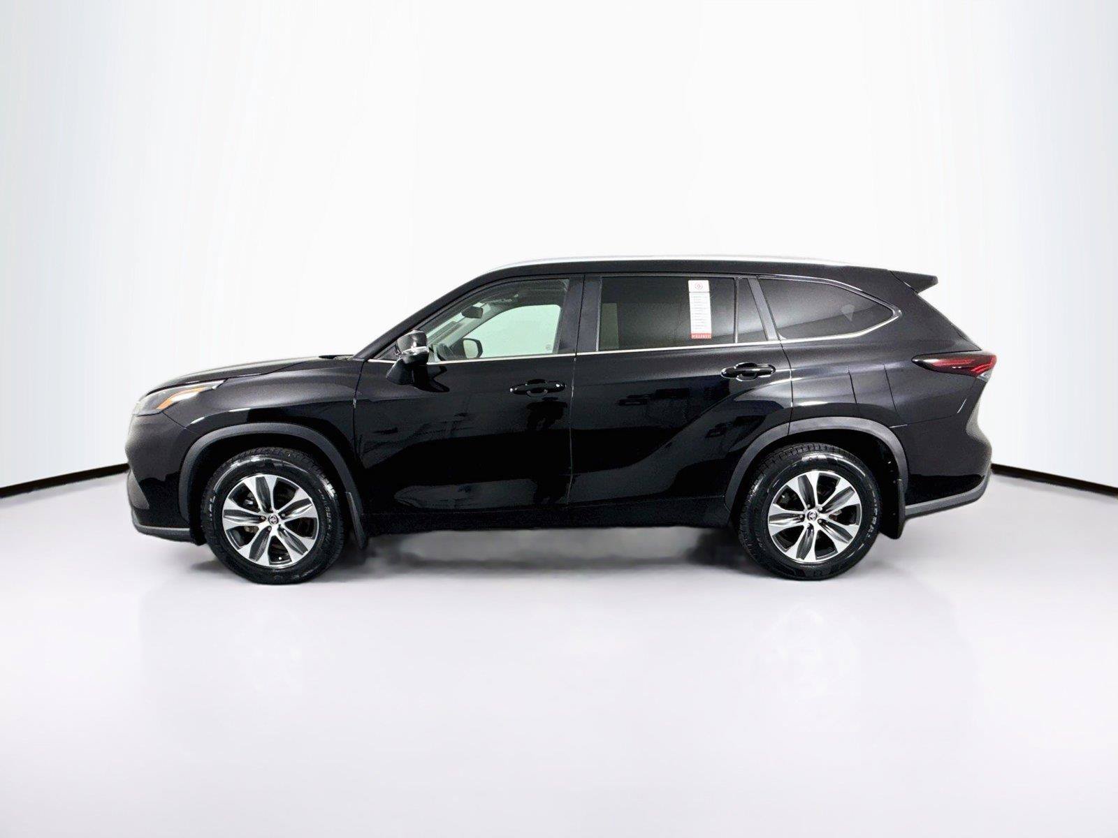 Certified 2026 Toyota Highlander XLE AWD/4WD image 14