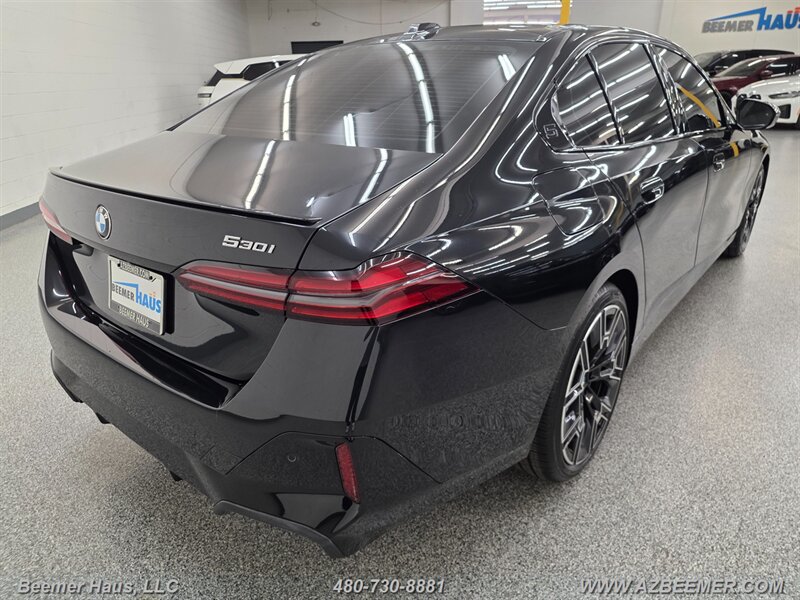 Used 2026 BMW 530i w/ M Sport Package RWD image 7