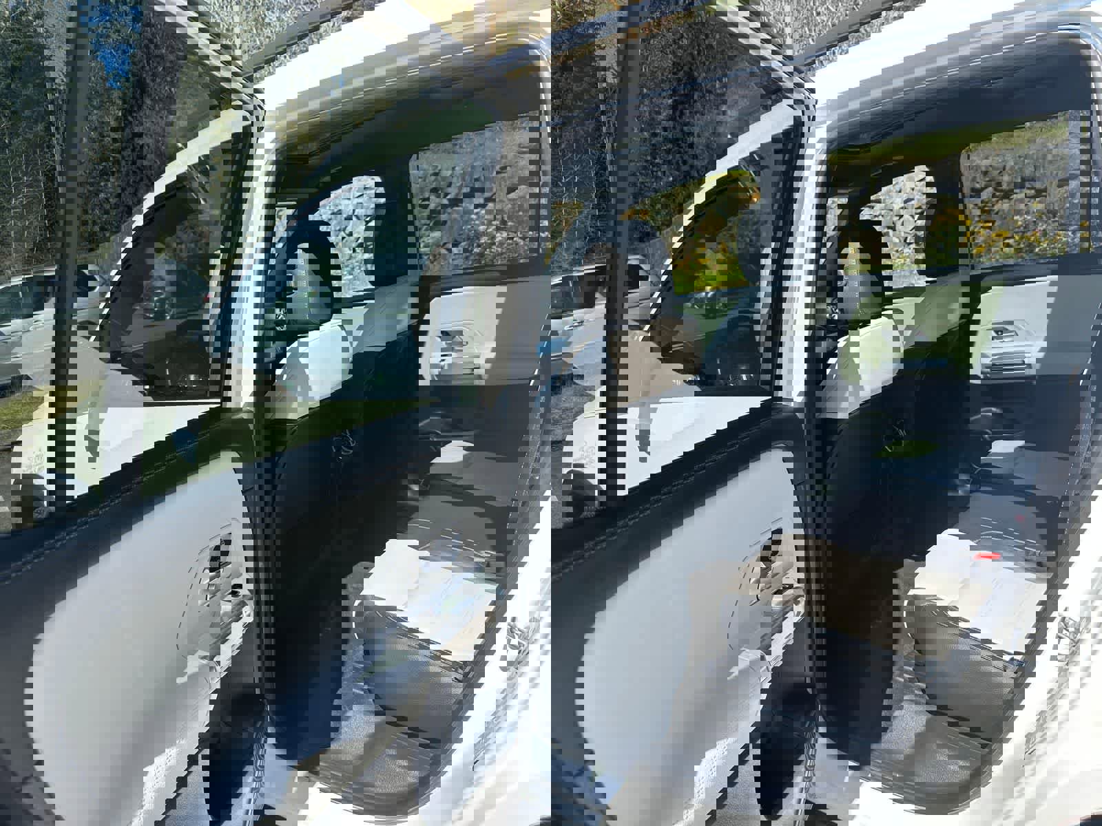 Used 2021 Mercedes-Benz GLB 250 4MATIC image 12