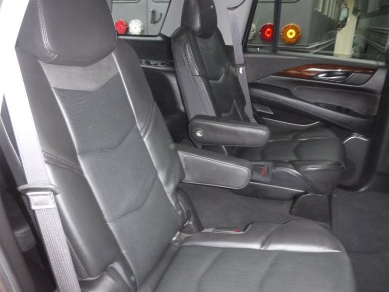 Used 2015 Cadillac Escalade Premium RWD image 34