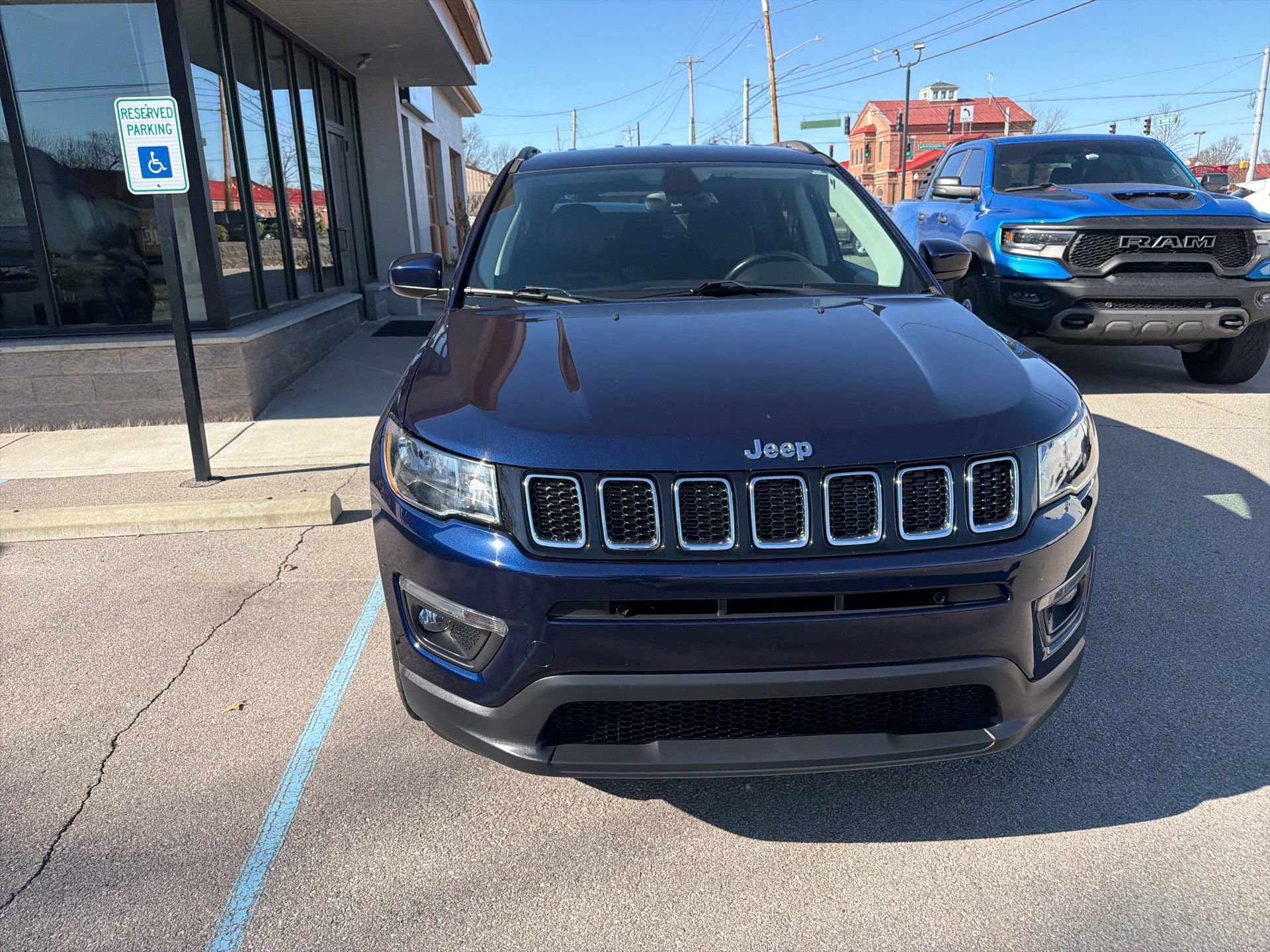 Used 2018 Jeep Compass Latitude w/ Cold Weather Group image 10