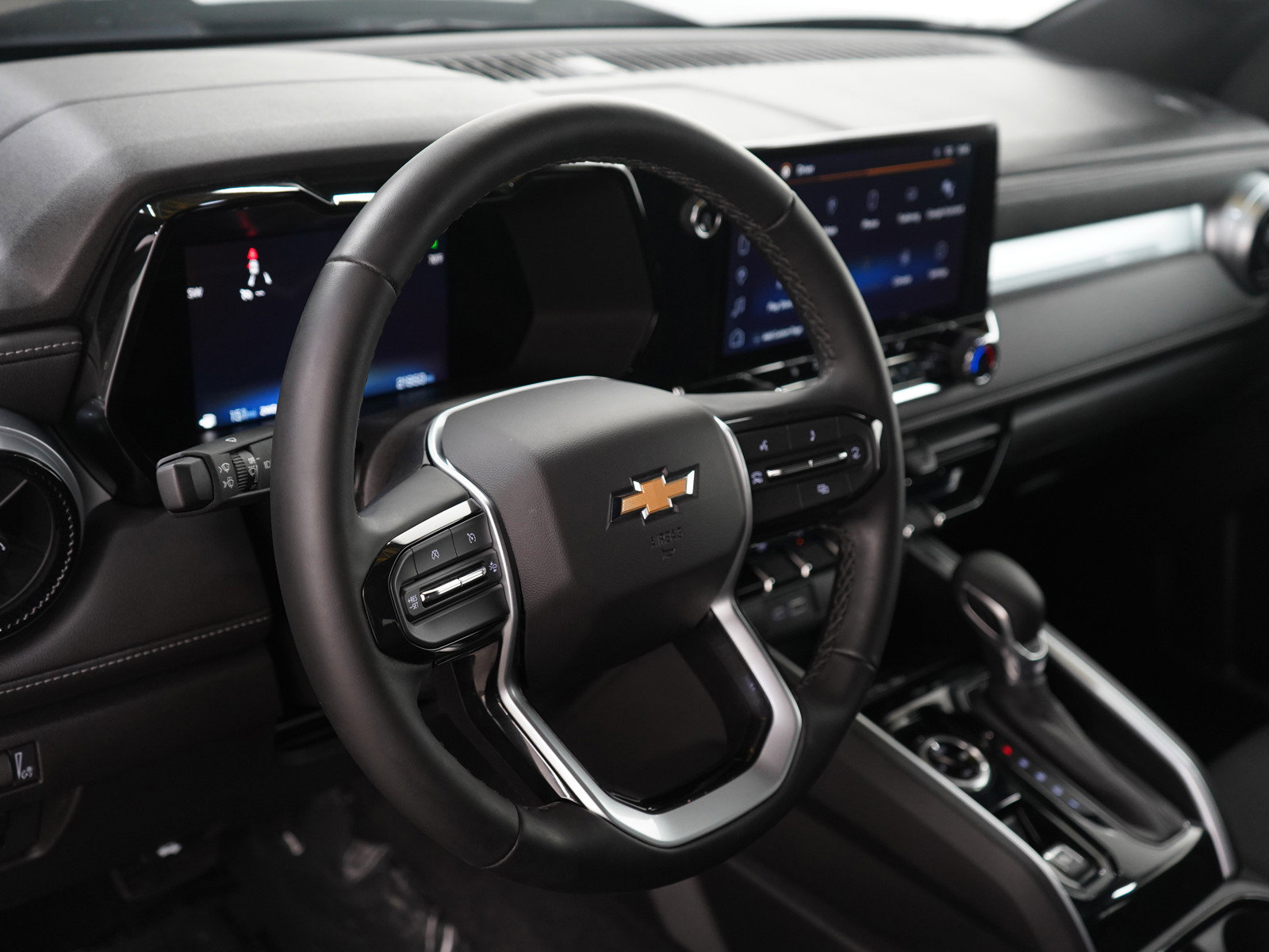 Used 2023 Chevrolet Colorado LT w/ LT Convenience Package II image 19