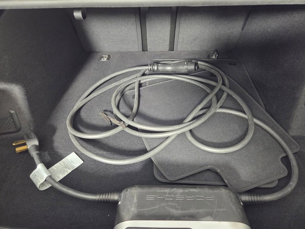 Used 2021 Porsche Taycan 4S image 28