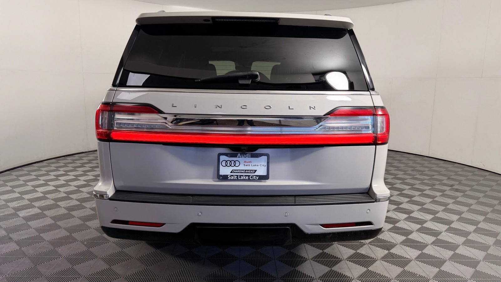 Used 2021 Lincoln Navigator L Reserve AWD/4WD image 7