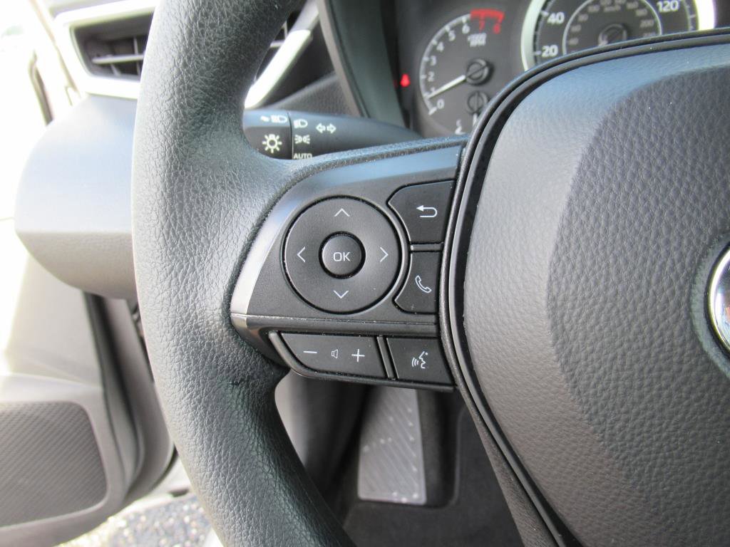 Used 2020 Toyota Corolla LE image 18