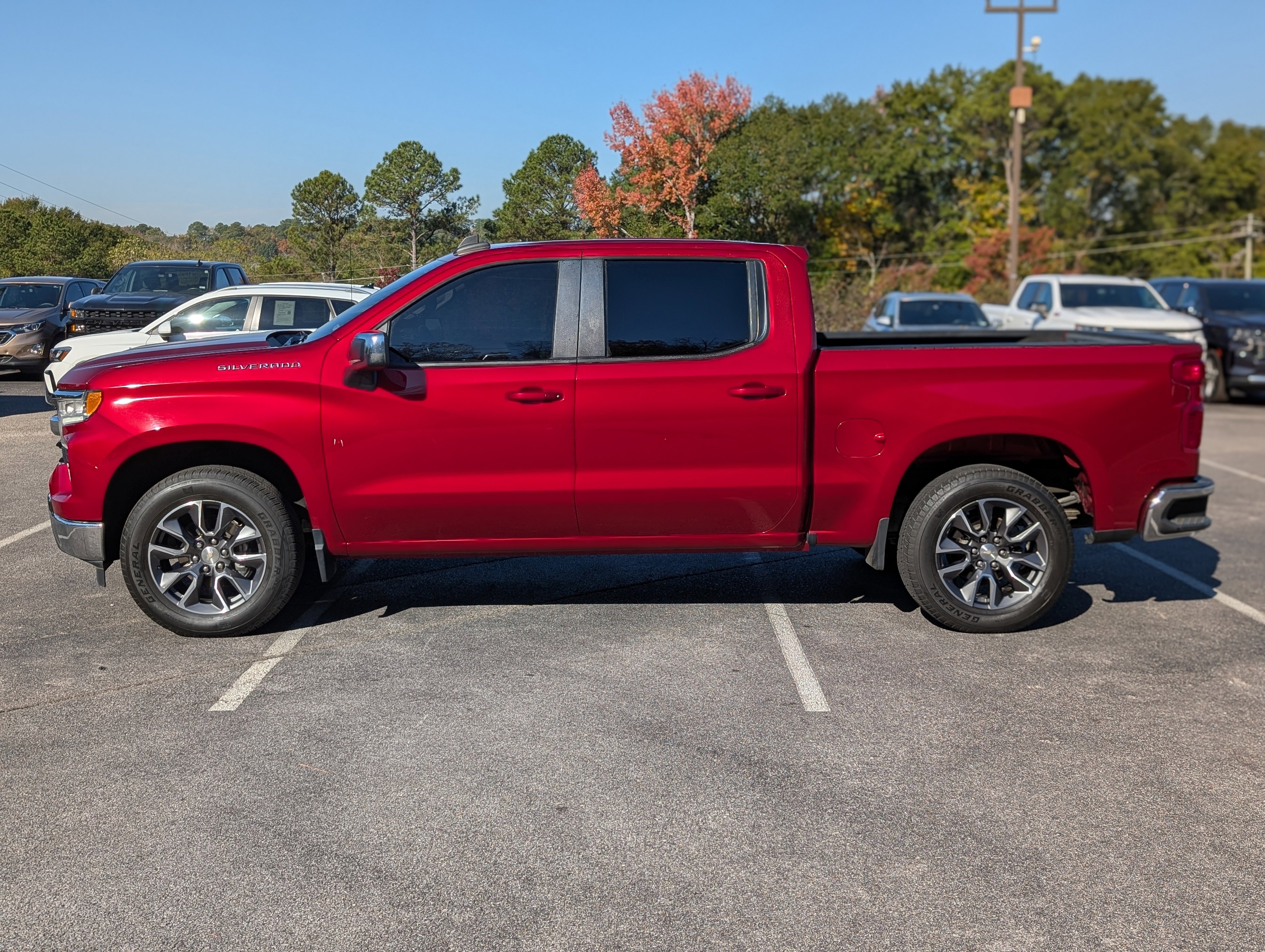 Used 2022 Chevrolet Silverado 1500 LT w/ All Star Edition Plus image 6