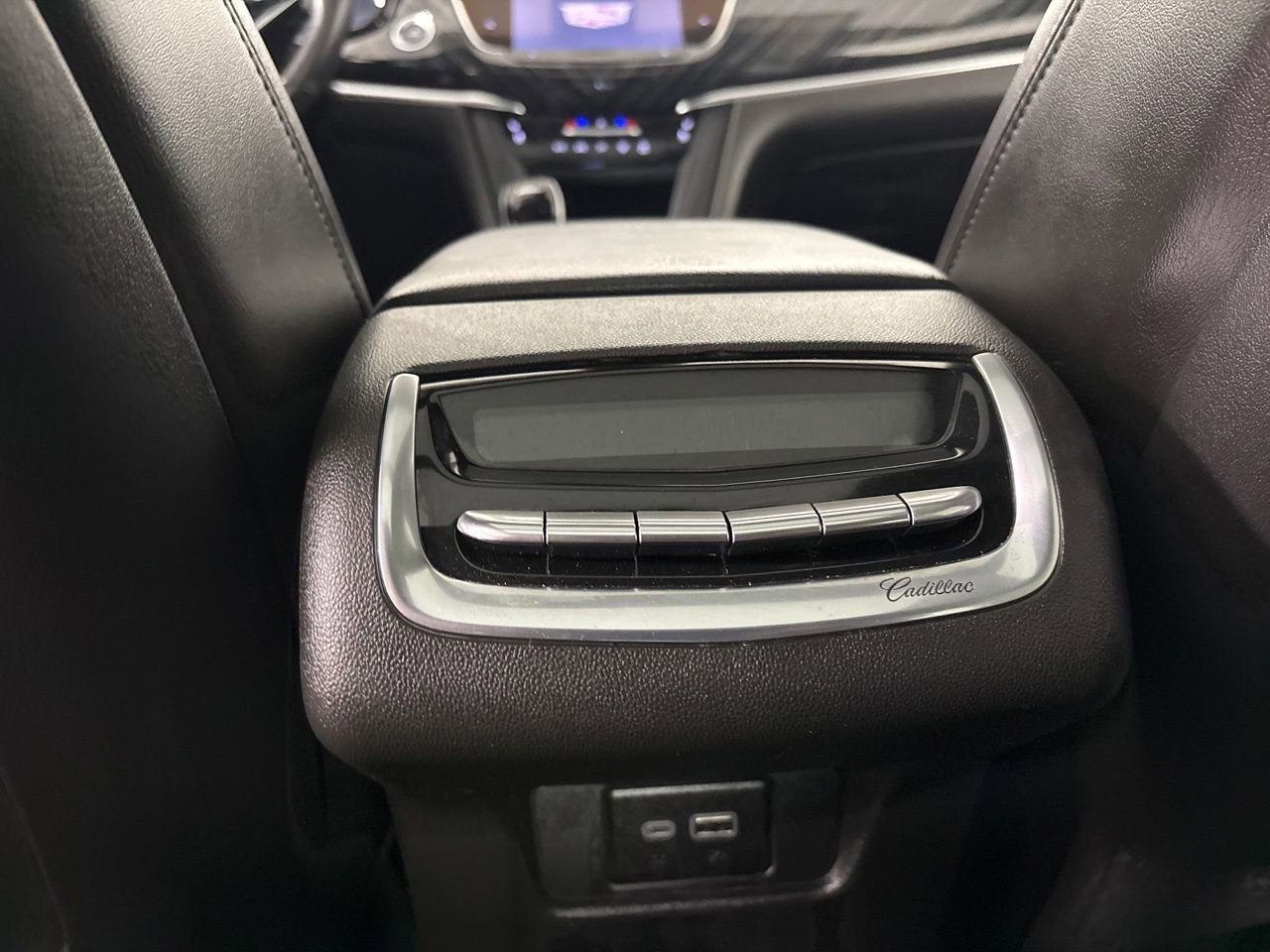 Used 2025 Cadillac XT6 Premium Luxury image 23