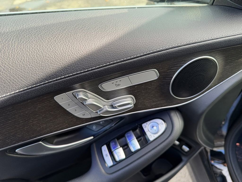 Used 2020 Mercedes-Benz GLC 350e 4MATIC image 12