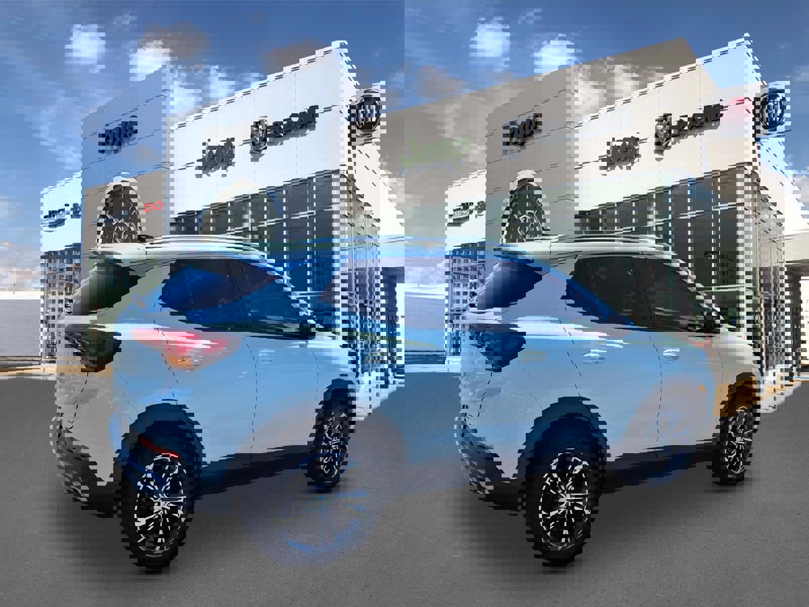 Used 2021 Buick Encore GX Select image 2