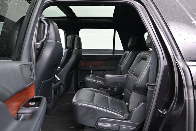 Used 2022 Lincoln Navigator L Reserve AWD/4WD image 24