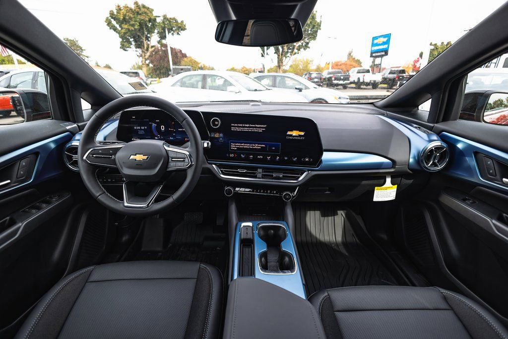 New 2026 Chevrolet Equinox EV LT AWD/4WD image 13