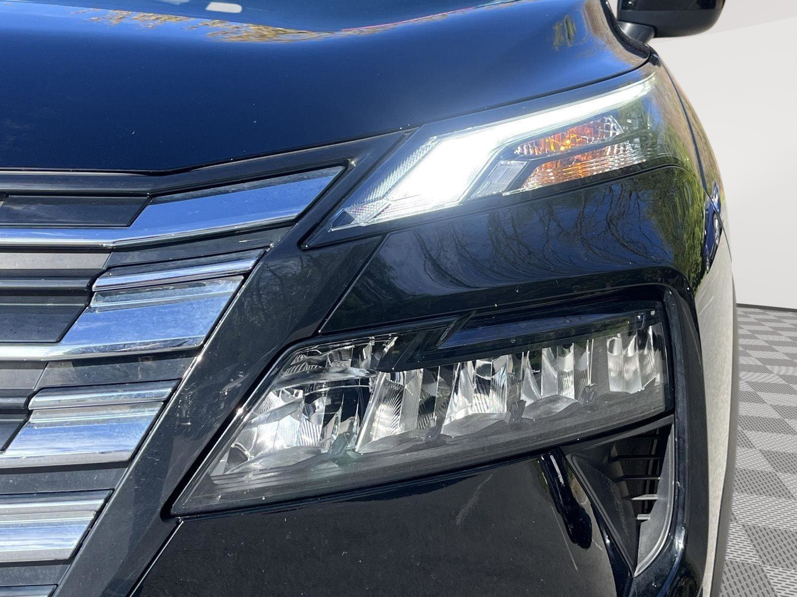 Used 2024 Nissan Rogue SV w/ SV Premium Package AWD/4WD image 10