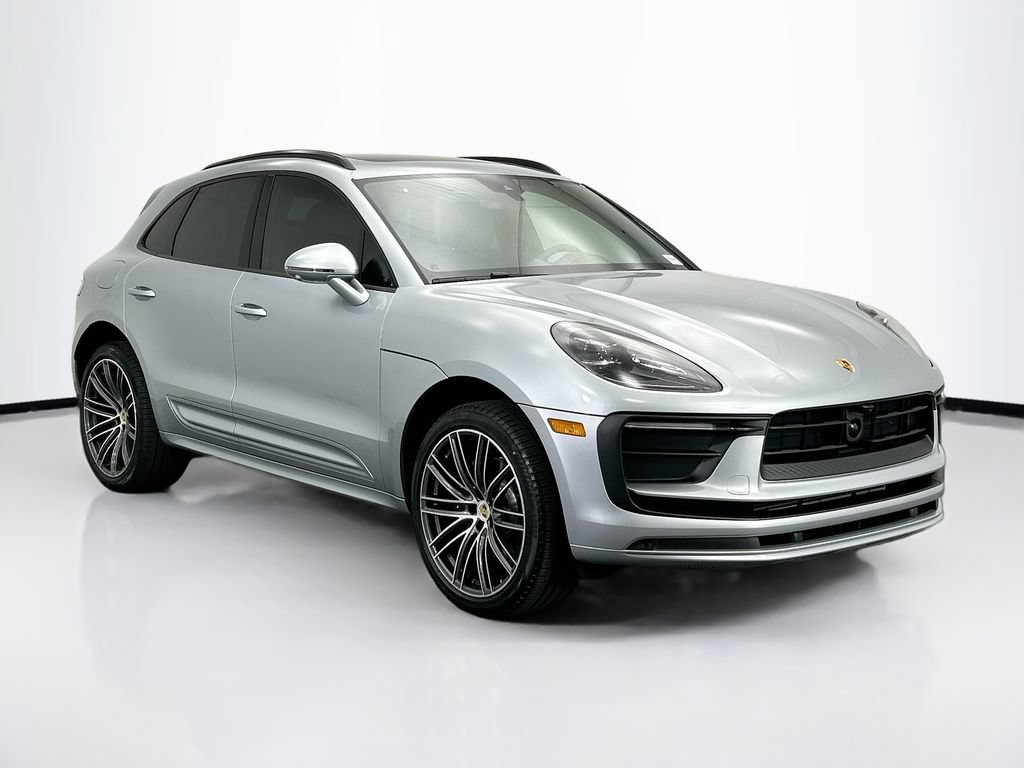 Used 2026 Porsche Macan AWD/4WD image 9