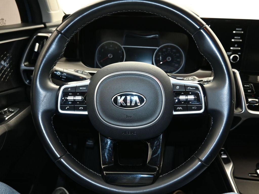 Used 2021 Kia Sorento S image 14