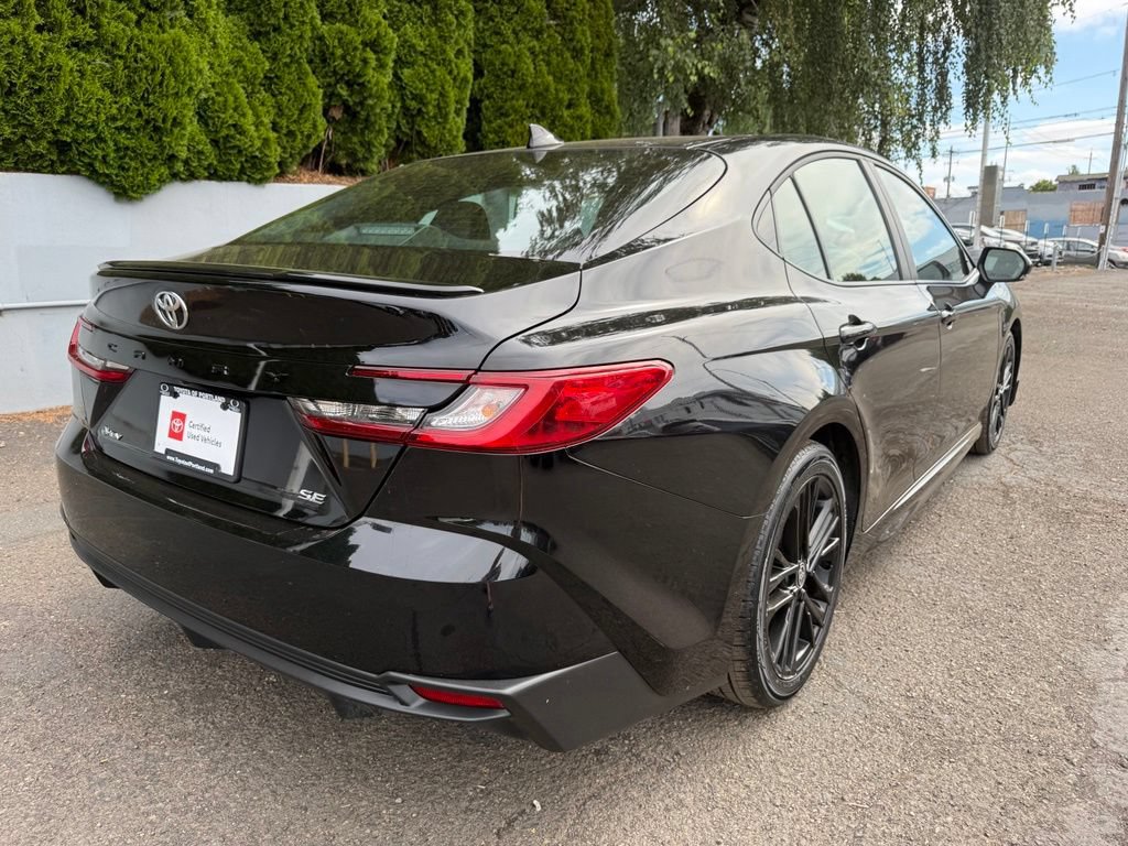 Used 2025 Toyota Camry SE FWD image 9