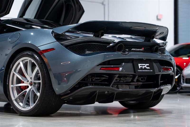 Used 2018 McLaren 720S Performance RWD image 14