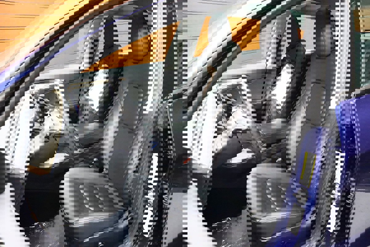 Used 2022 Tesla Model 3 Standard Range image 20