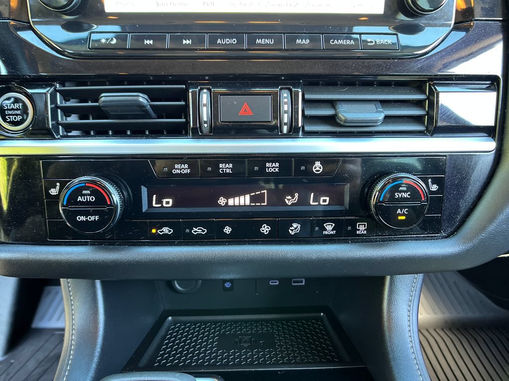 Used 2024 Nissan Pathfinder SL AWD/4WD image 17