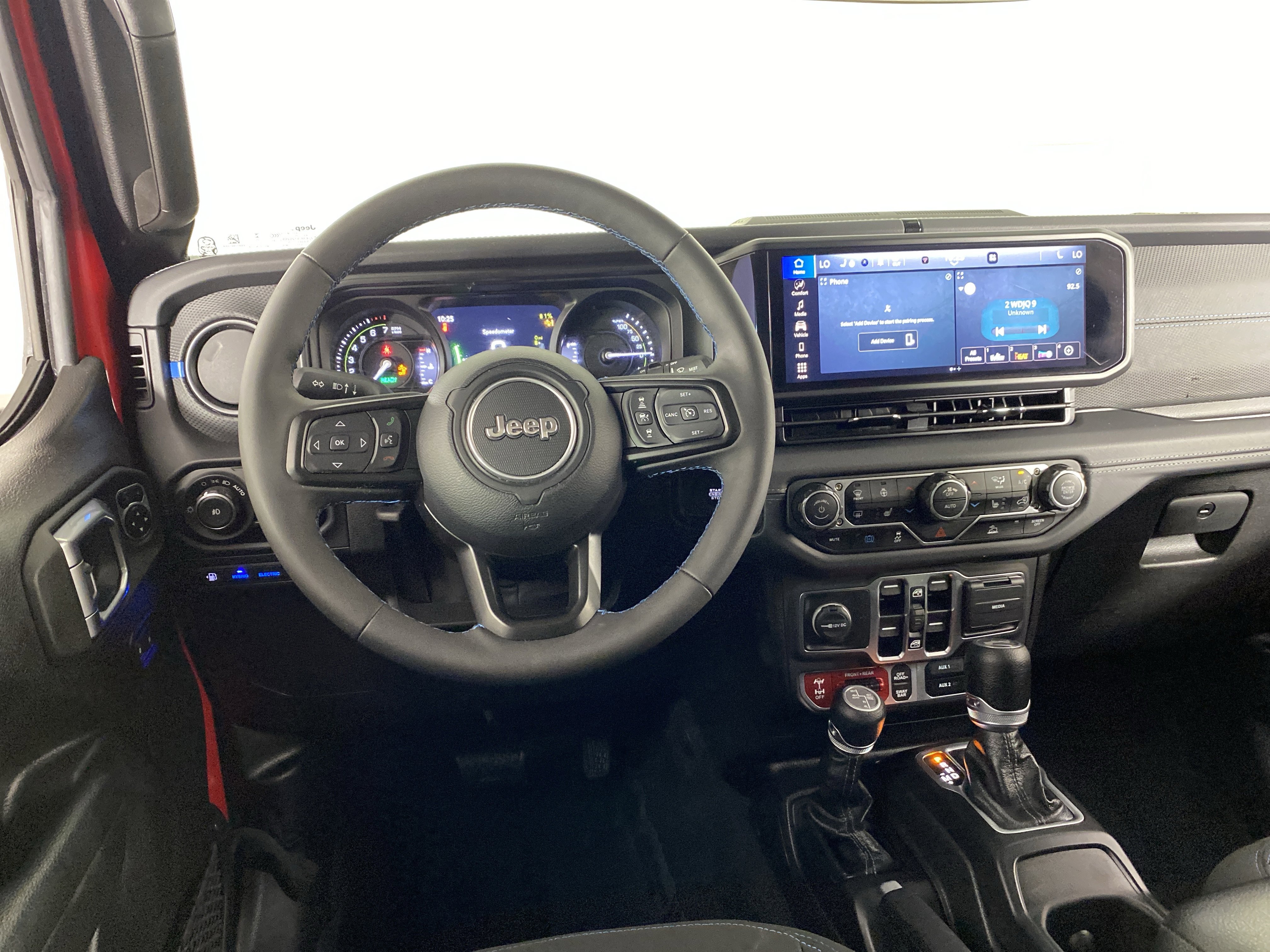 Used 2025 Jeep Wrangler Unlimited Rubicon 4xe w/ Convenience Group AWD/4WD image 19