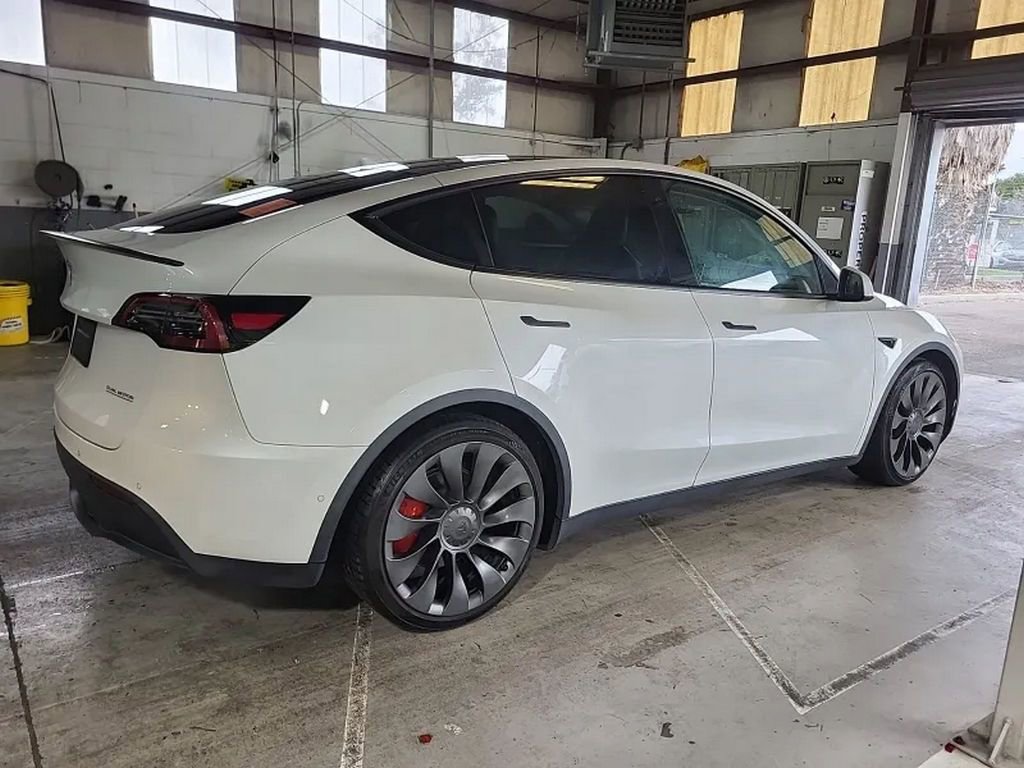 Used 2022 Tesla Model Y Performance image 4
