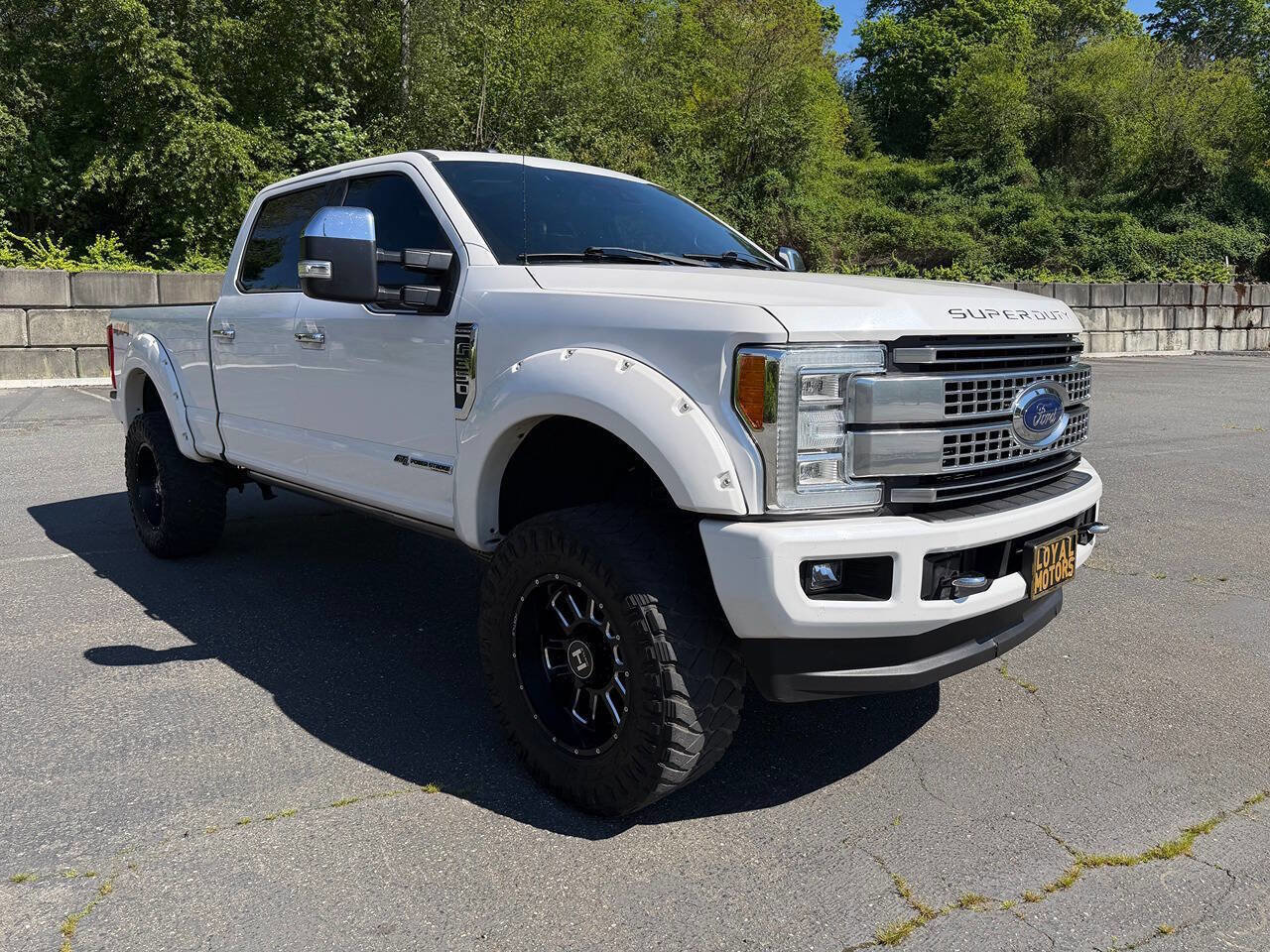 Used 2017 Ford F350 Platinum AWD/4WD image 4