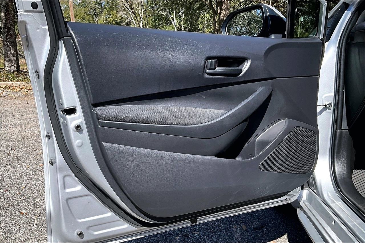 Used 2025 Toyota Corolla LE image 17