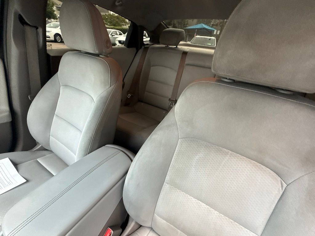 Used 2020 Chevrolet Malibu LT FWD image 16