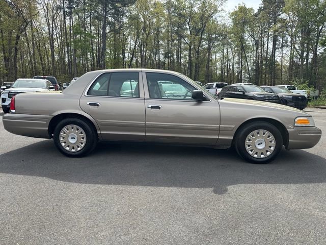 Used 2003 Ford Crown Victoria RWD image 6