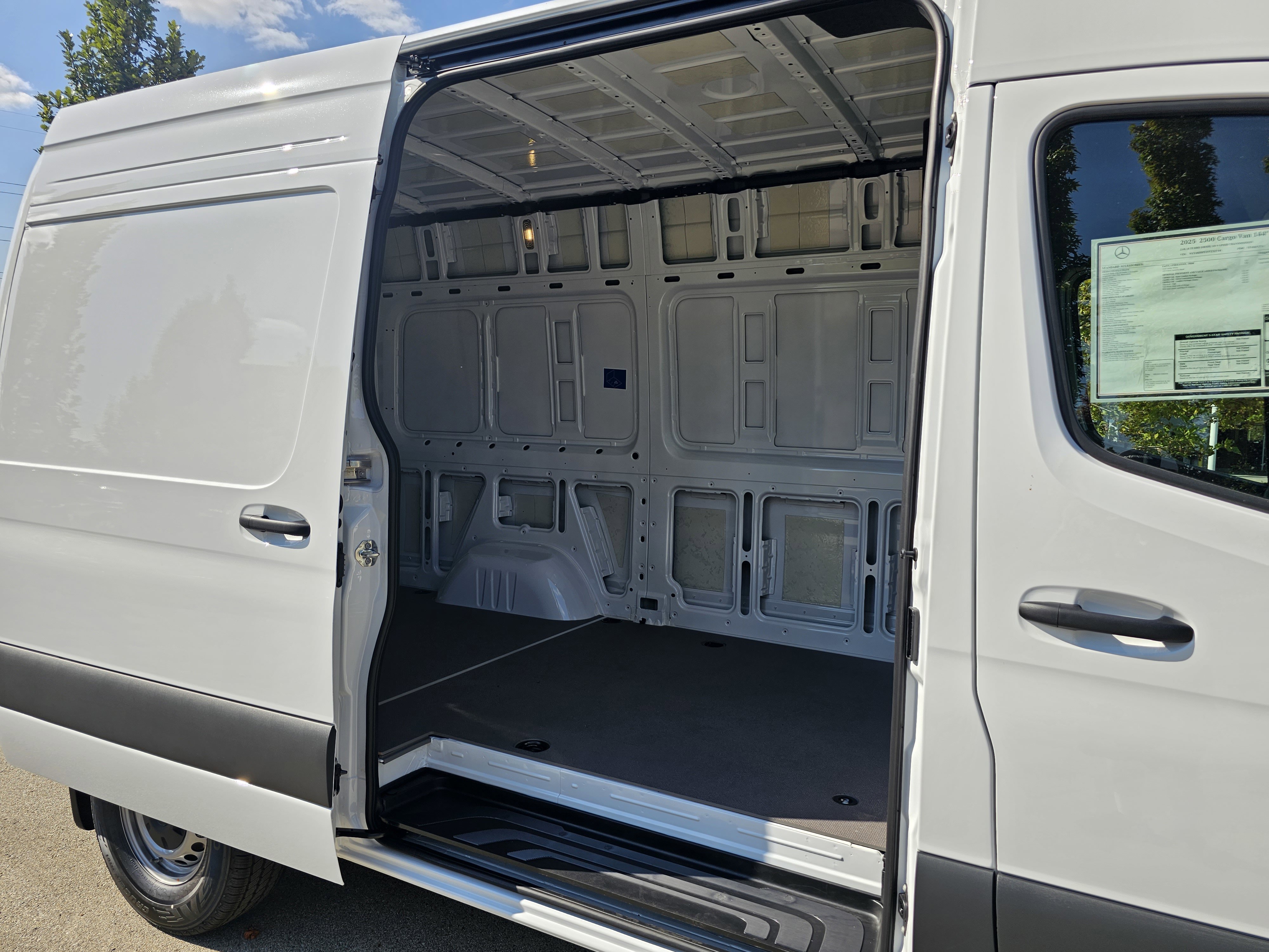 New 2025 Mercedes-Benz Sprinter 2500 video 2