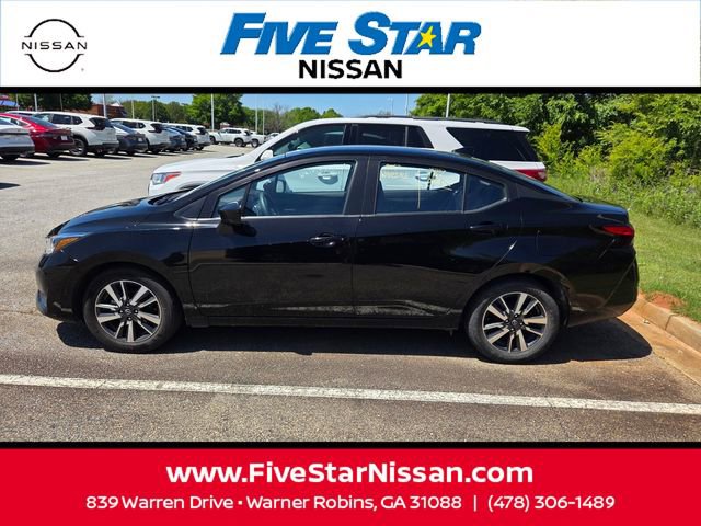 Used 2025 Nissan Versa SV image 4