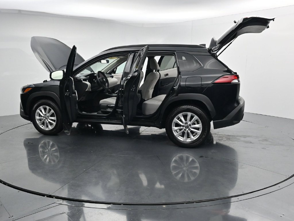 Used 2026 Toyota Corolla Cross LE FWD image 39
