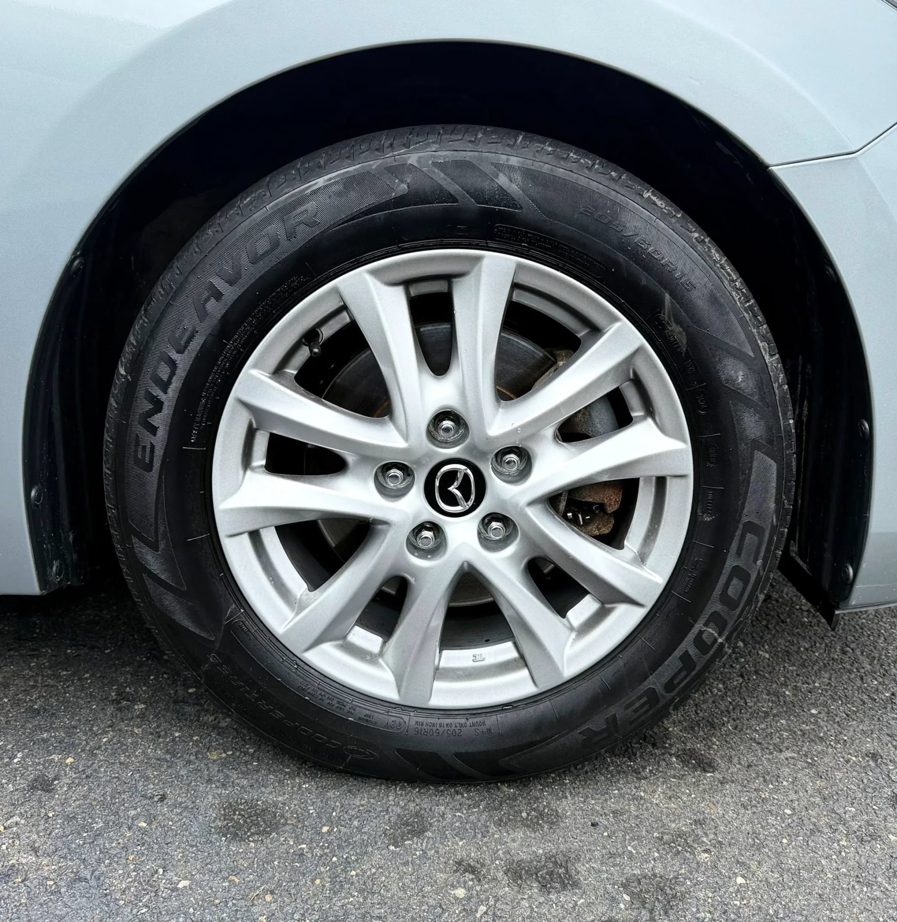 Used 2018 MAZDA MAZDA3 Sport w/ Preferred Equipment Package FWD image 41