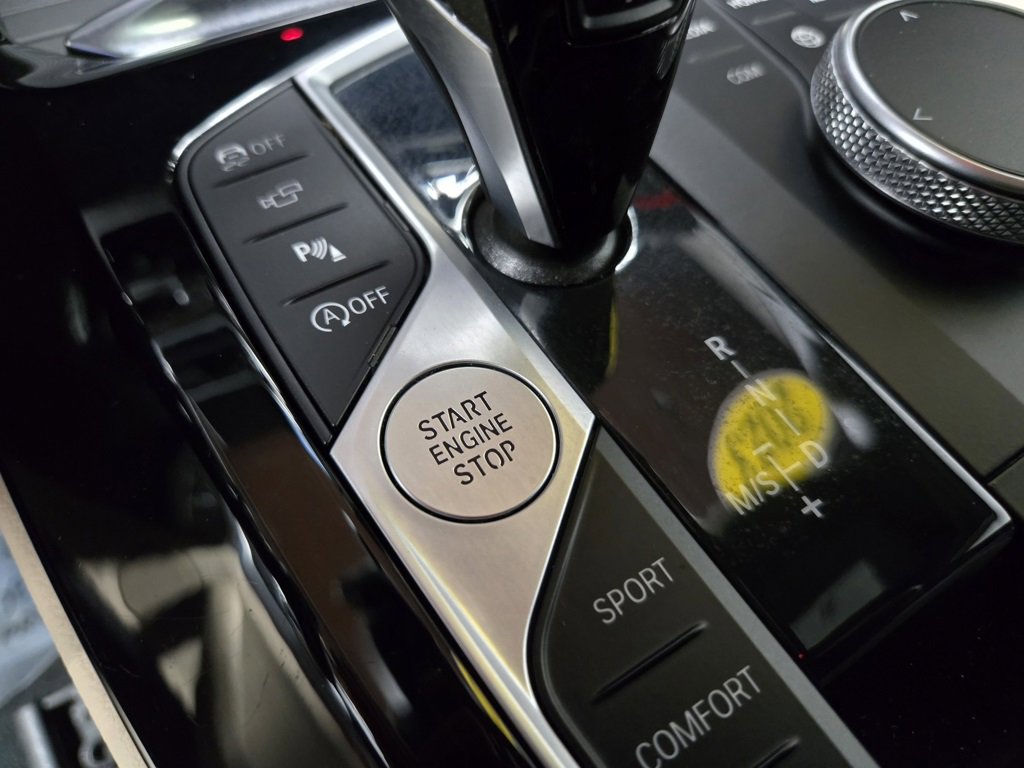 Used 2023 BMW X4 xDrive30i w/ M Sport Package image 17