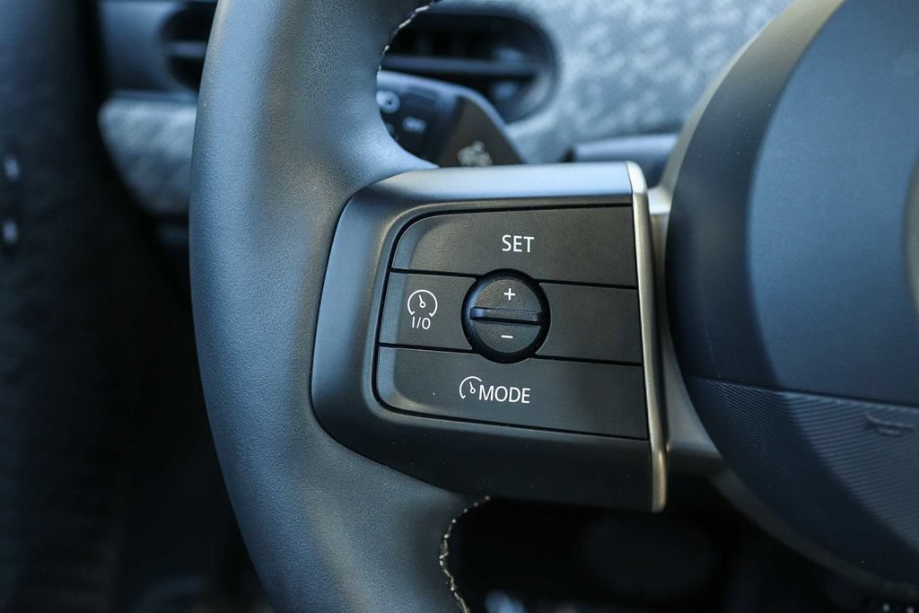 Used 2026 MINI Cooper 2-Door Hardtop FWD image 32