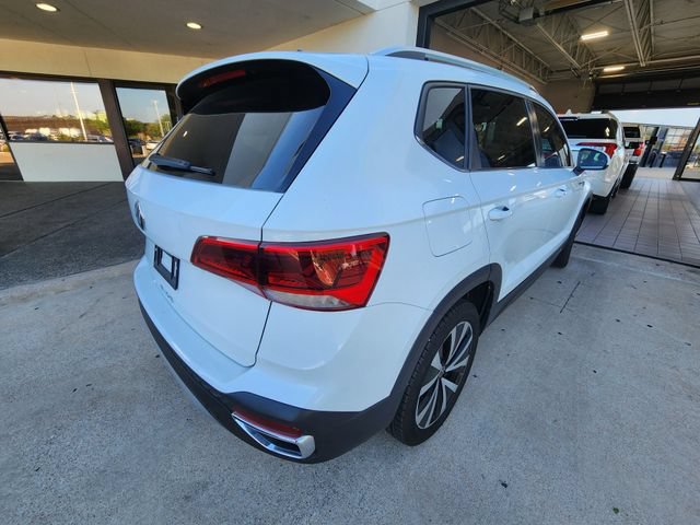Used 2024 Volkswagen Taos SE FWD image 4