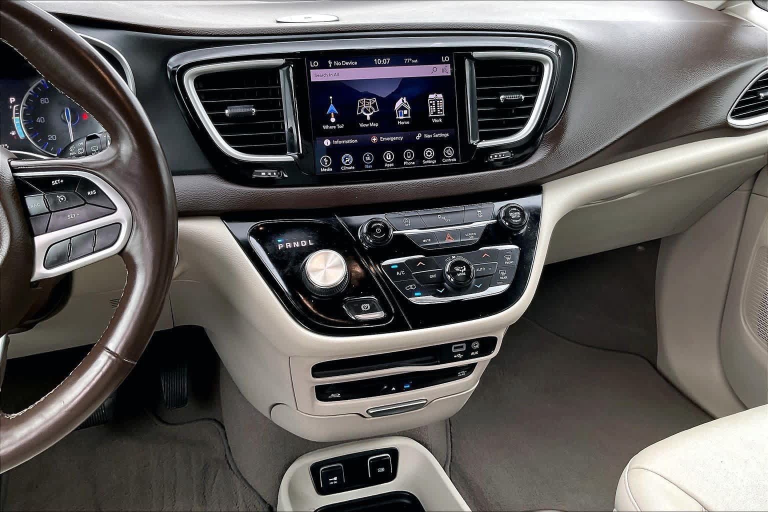 Used 2020 Chrysler Pacifica Touring-L Plus w/ Tire & Wheel Group FWD image 7