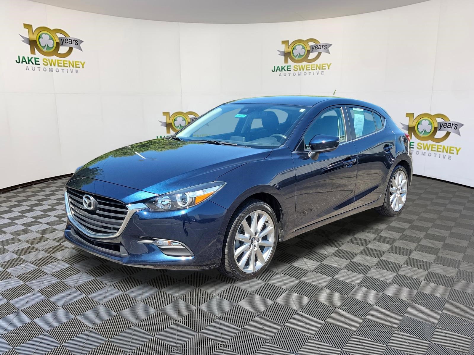 Used 2017 MAZDA MAZDA3 Touring FWD image 3