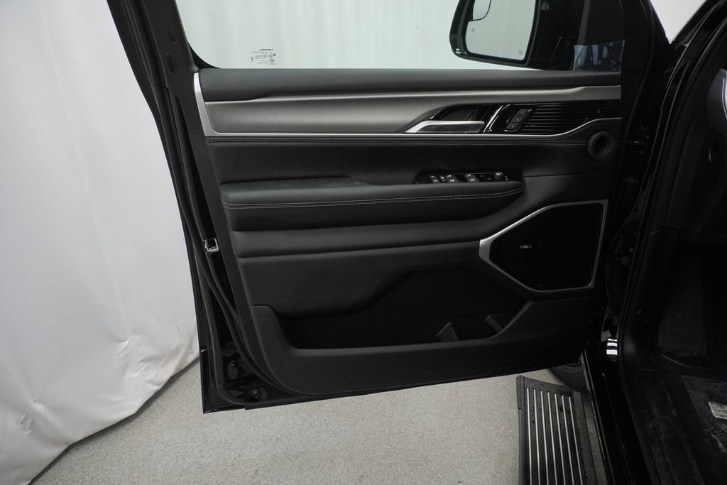 New 2026 Jeep Grand Wagoneer L Limited image 28