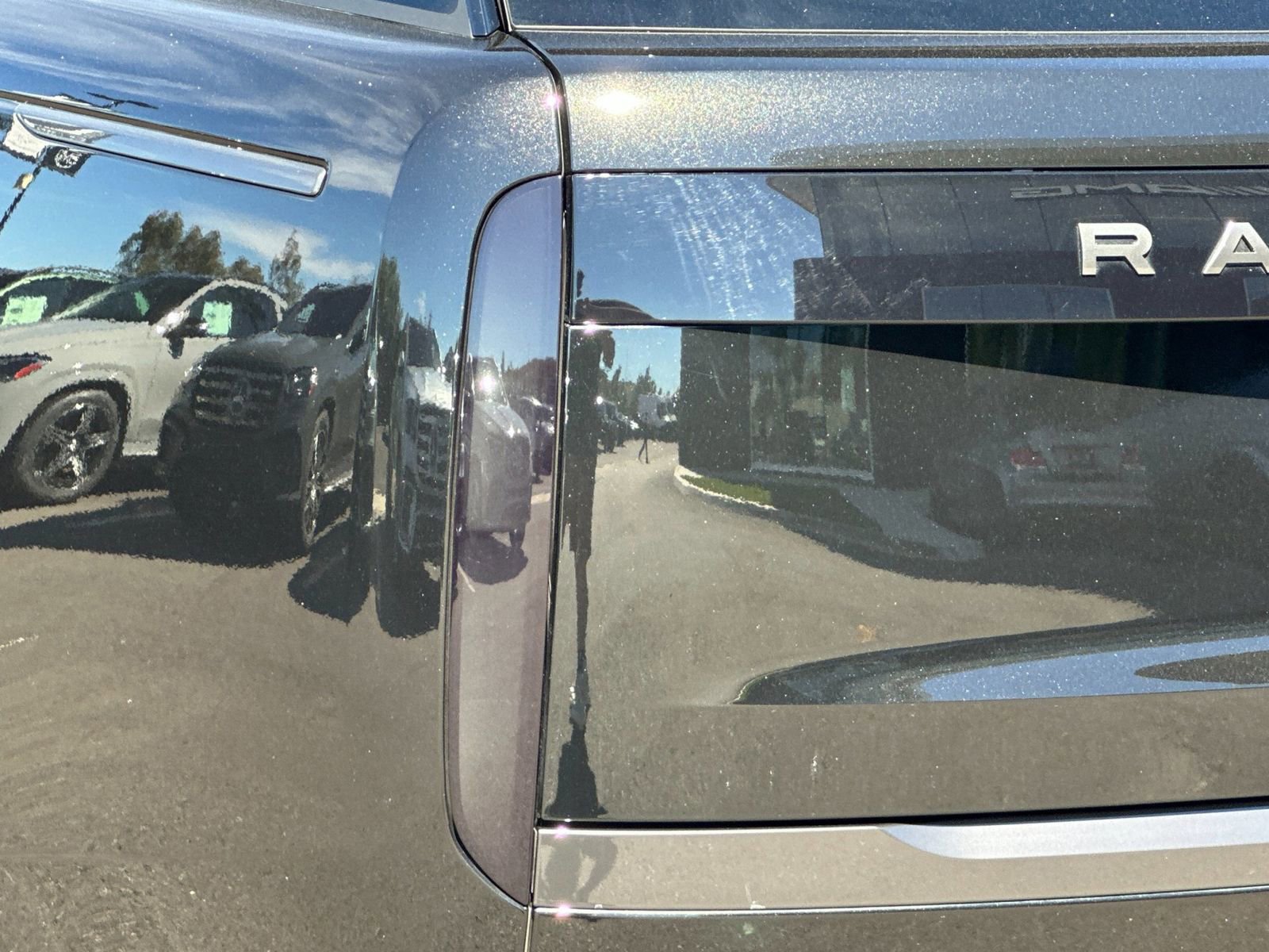 Used 2024 Land Rover Range Rover SE image 32