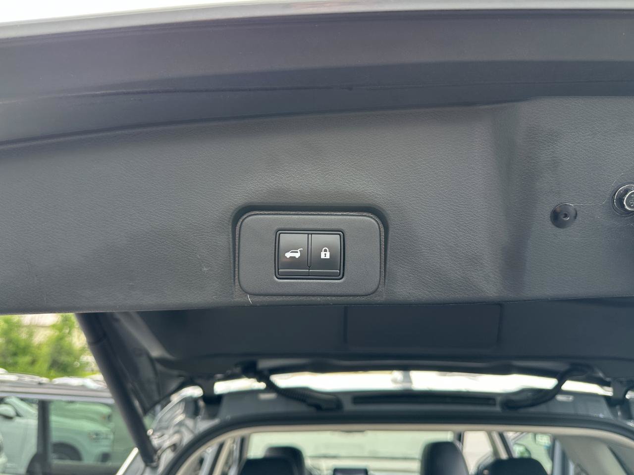Used 2021 Nissan Rogue SL FWD image 38