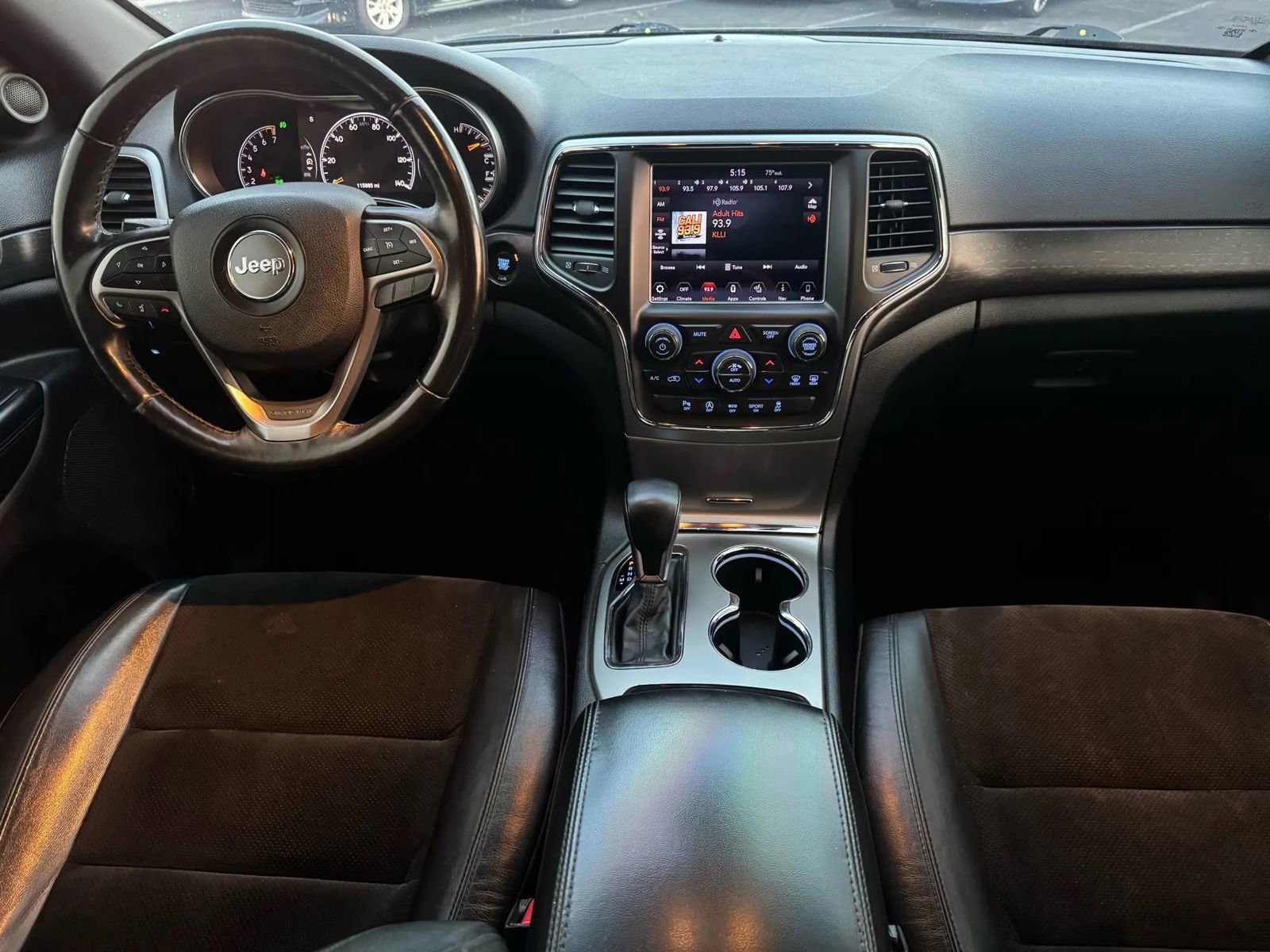 Used 2018 Jeep Grand Cherokee Altitude image 21