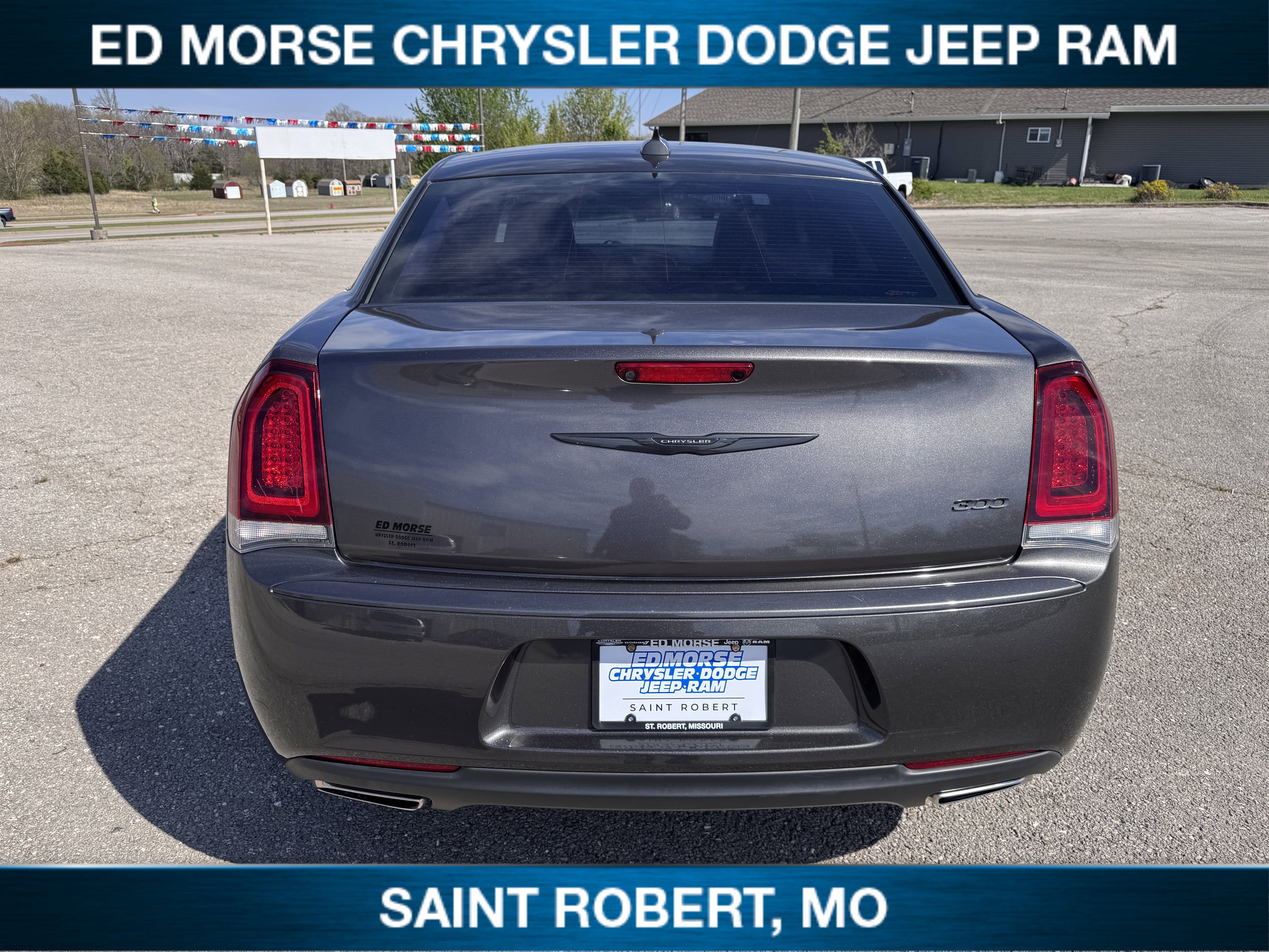 Used 2020 Chrysler 300 Touring L w/ Quick Order Package 2EF image 3
