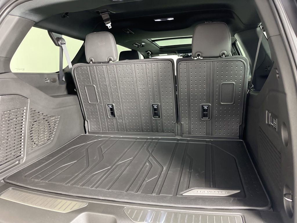 New 2026 Chevrolet Suburban High Country image 13