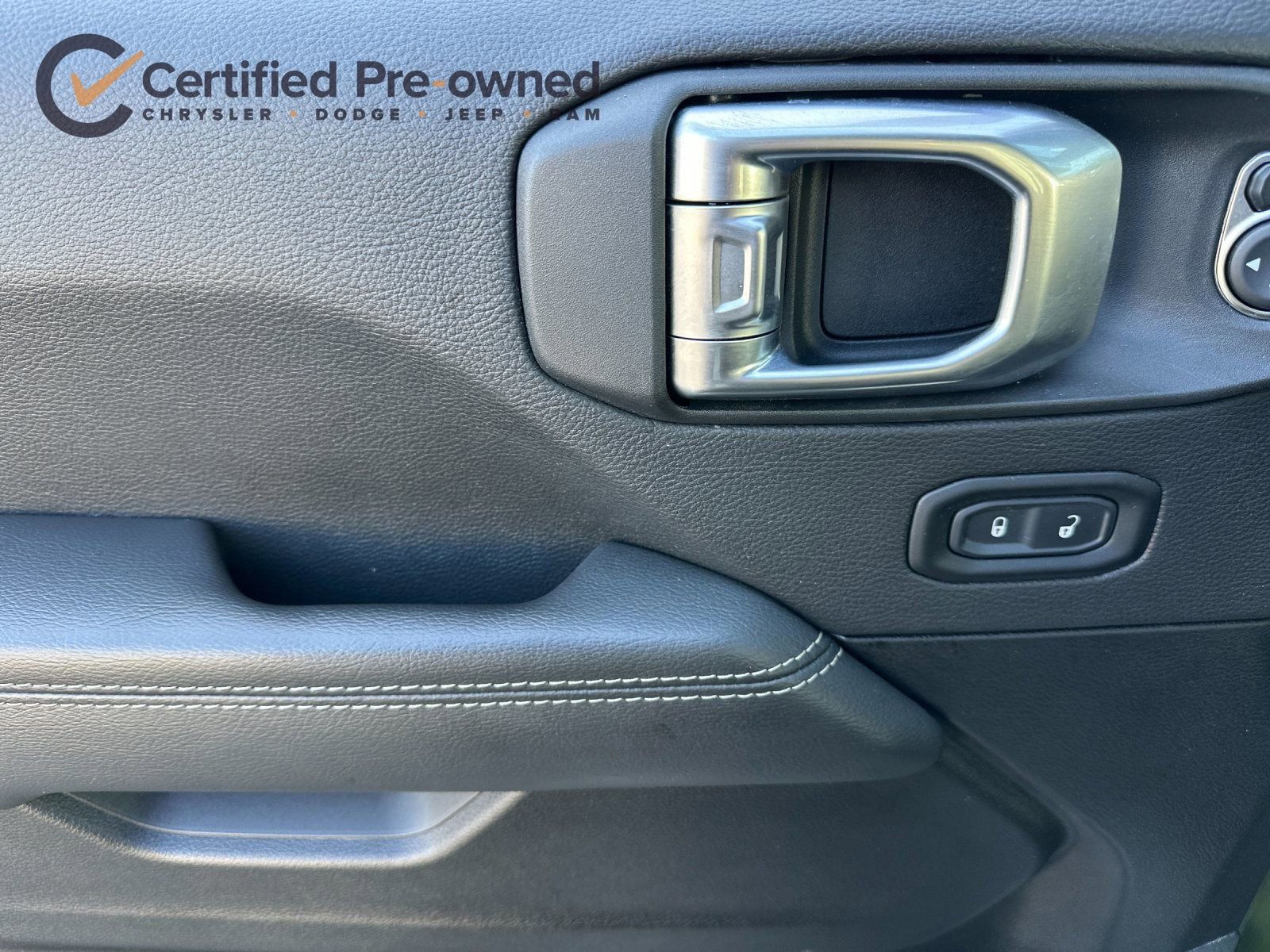 Certified 2022 Jeep Wrangler Unlimited Sahara w/ Cold Weather Group AWD/4WD image 12