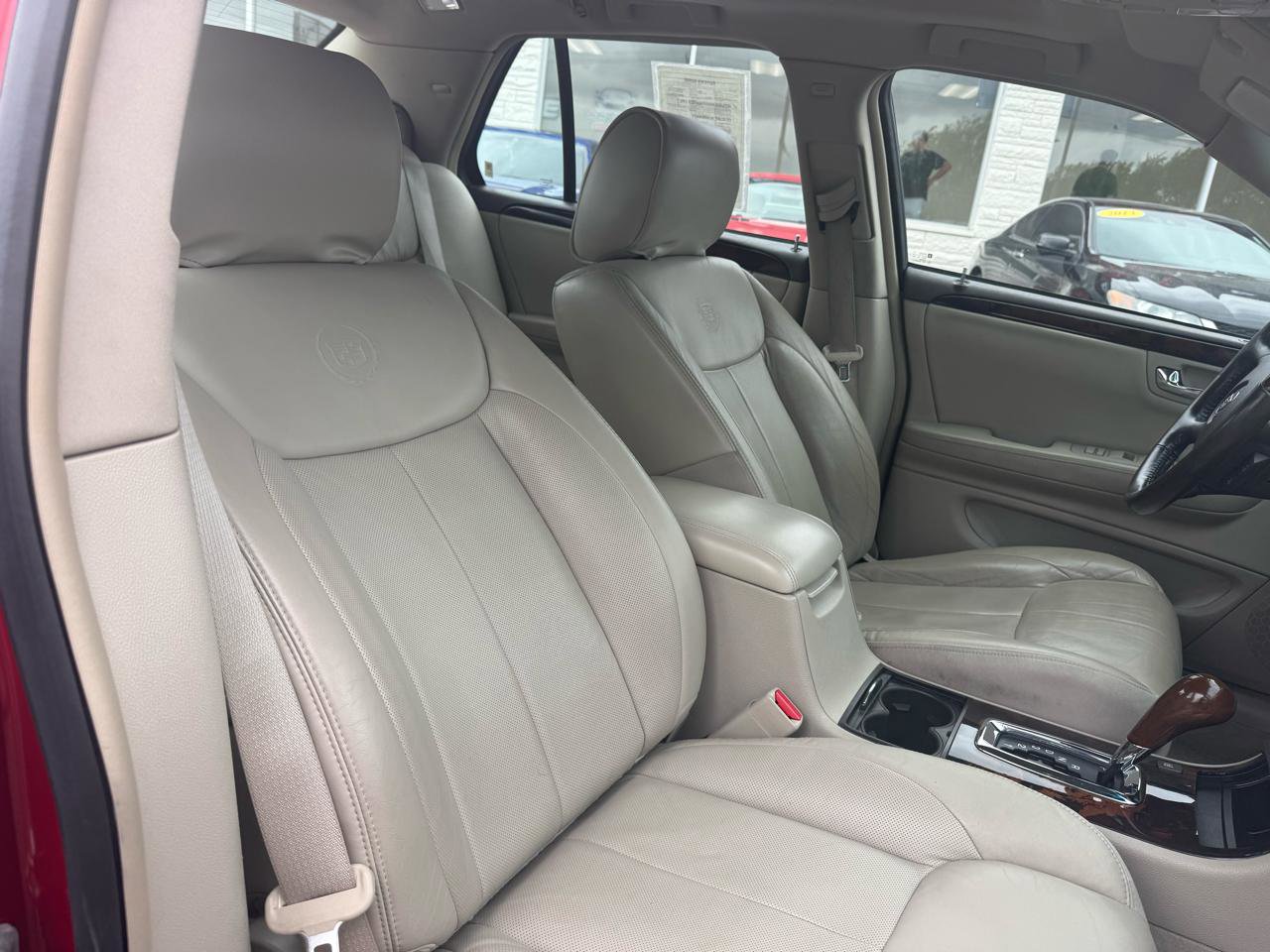 Used 2010 Cadillac DTS Luxury FWD image 12