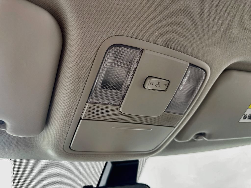 Used 2025 Kia Soul LX w/ LX Technology Package FWD image 29