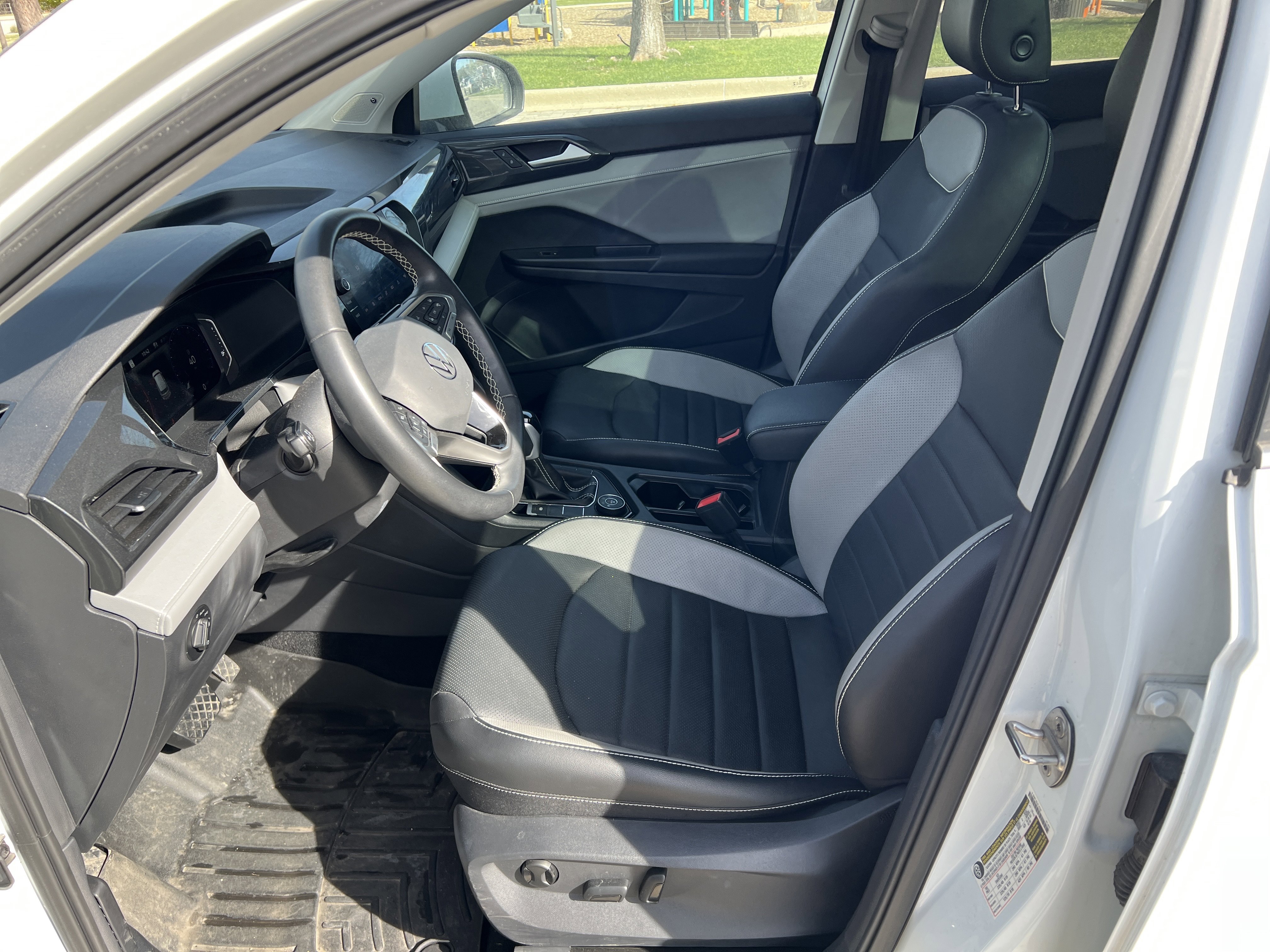 Certified 2023 Volkswagen Taos SEL image 16