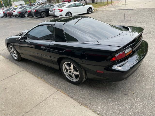 Used 2000 Chevrolet Camaro Z28 w/ SS Performance/Appearance Pkg RWD image 11