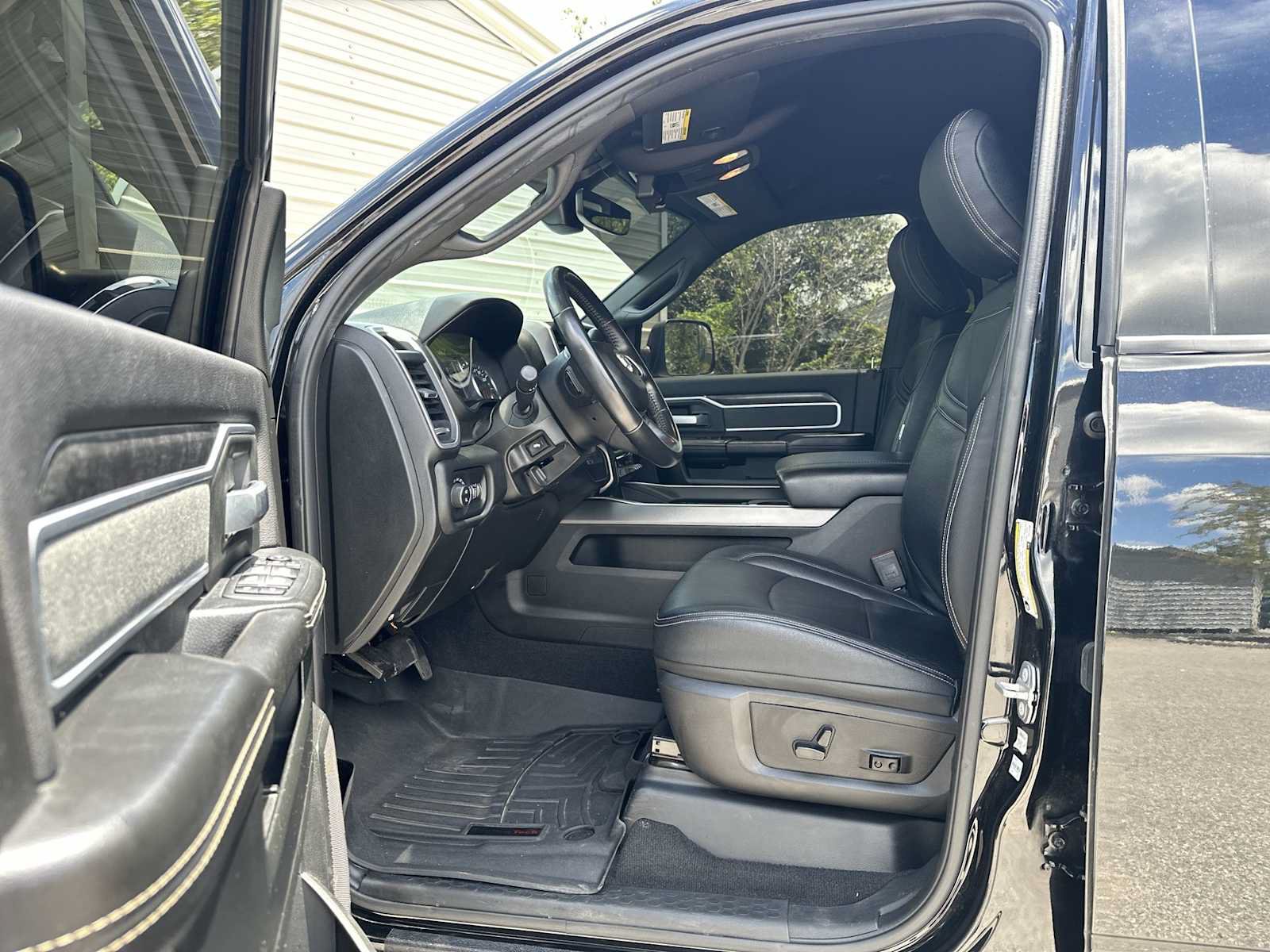Used 2020 RAM 2500 Lone Star w/ Night Edition AWD/4WD image 2